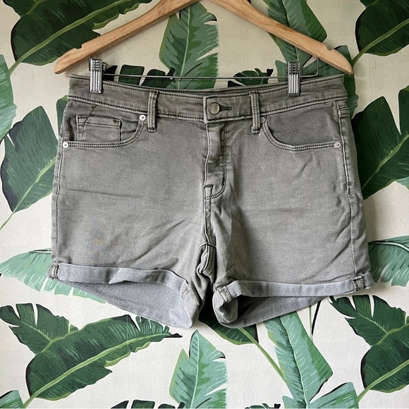 Mossimo Mid Rise Midi Shorts Olive Sage Green Size 8/29 - Picture 1 of 5